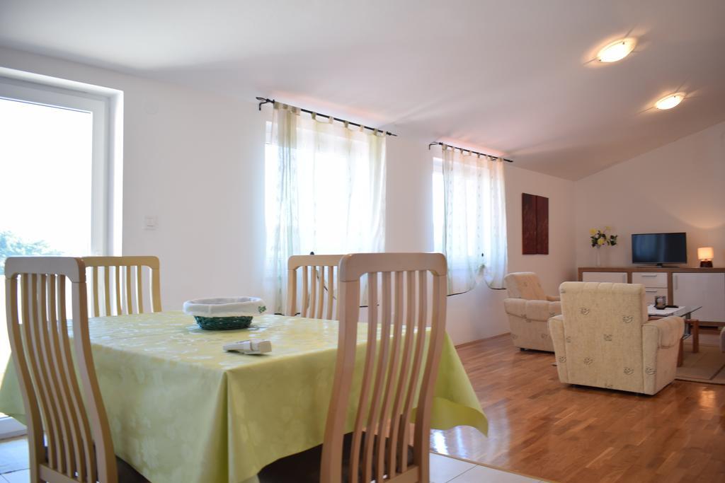Apartments Blue Dream Malinska Bagian luar foto