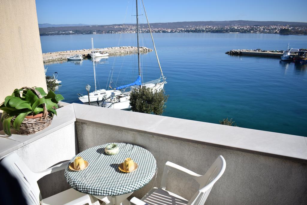 Apartments Blue Dream Malinska Bagian luar foto